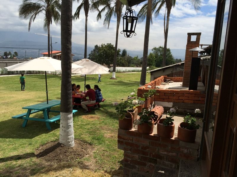Hosteria Rosa Blanca Puembo エクステリア 写真
